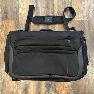 Tumi T-Tech Black Tri-Fold Nylon Travel Garment Bag Suit Bag Luggage